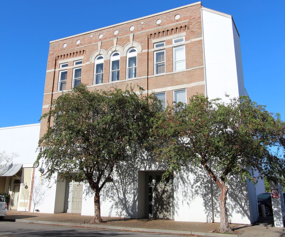 Office Space | Downtown Hattiesburg: 623 N Main St, Hattiesburg, MS 39401